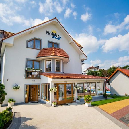 Rewit Dom Goscinny Z Podgrzewanym Basenem Rewal Exteriér fotografie